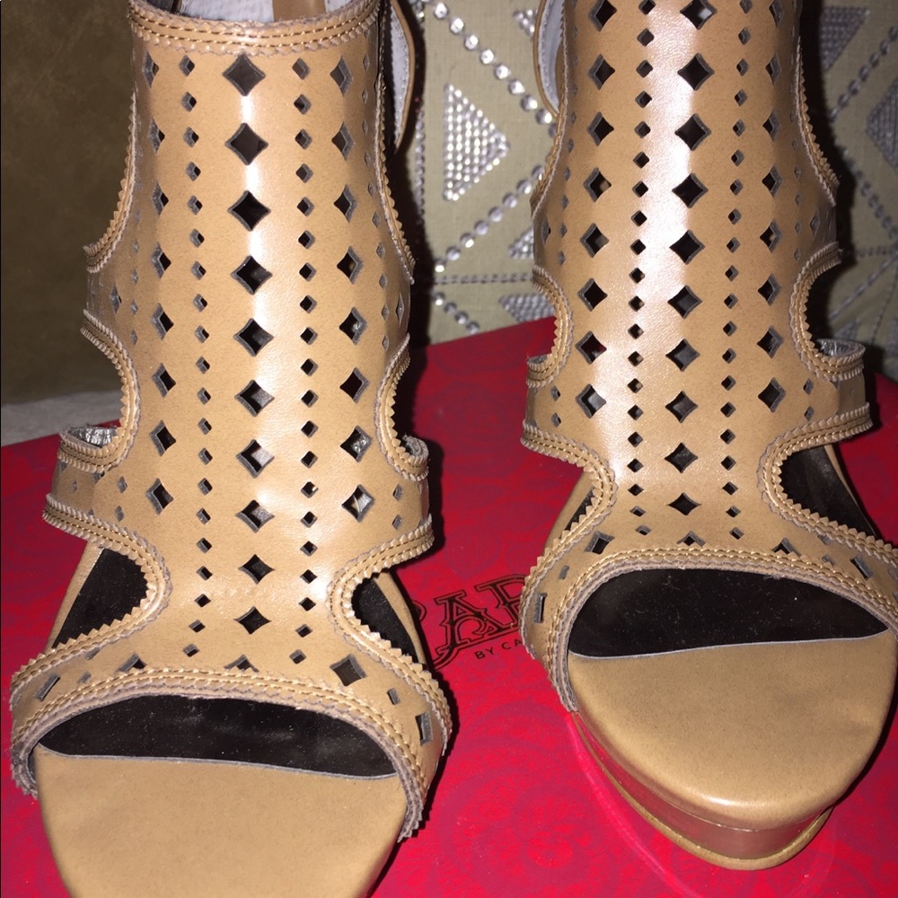 Carlos Marsalis Soft Taupe Heeled Sandals - Picture 5 of 8